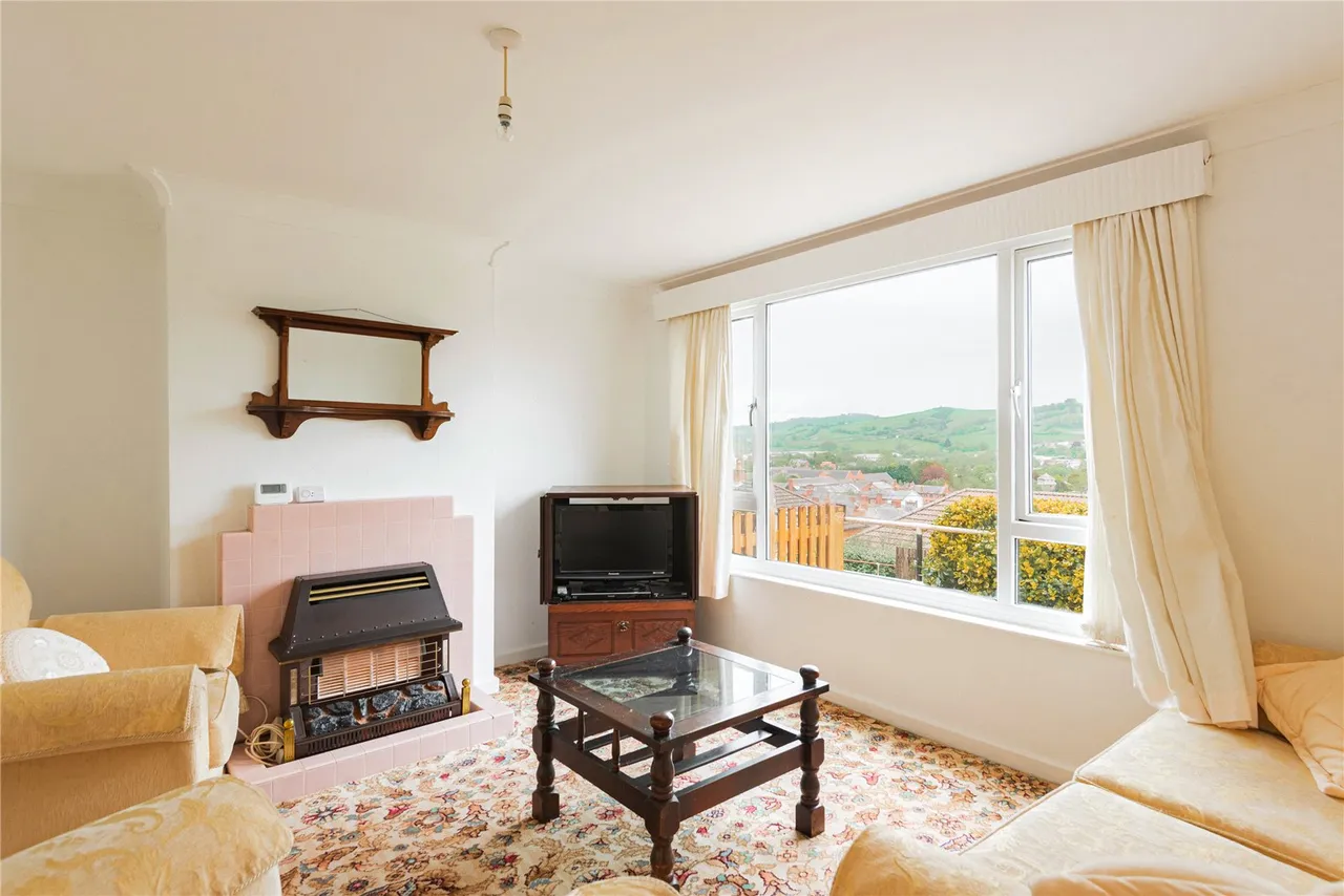 Crescent Gardens, Newtown, Powys, SY16 2HQ, photo 3