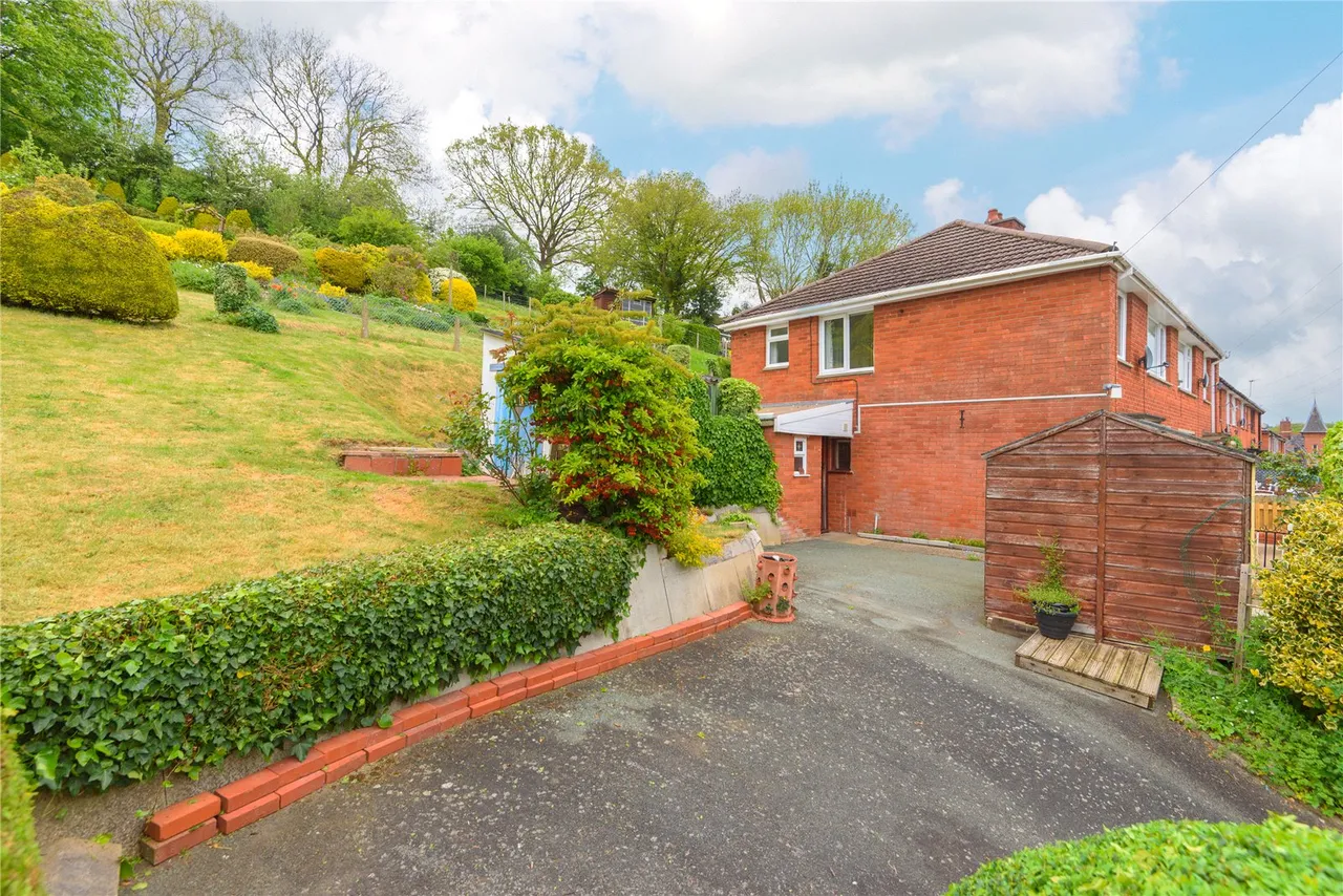 Crescent Gardens, Newtown, Powys, SY16 2HQ, photo 35