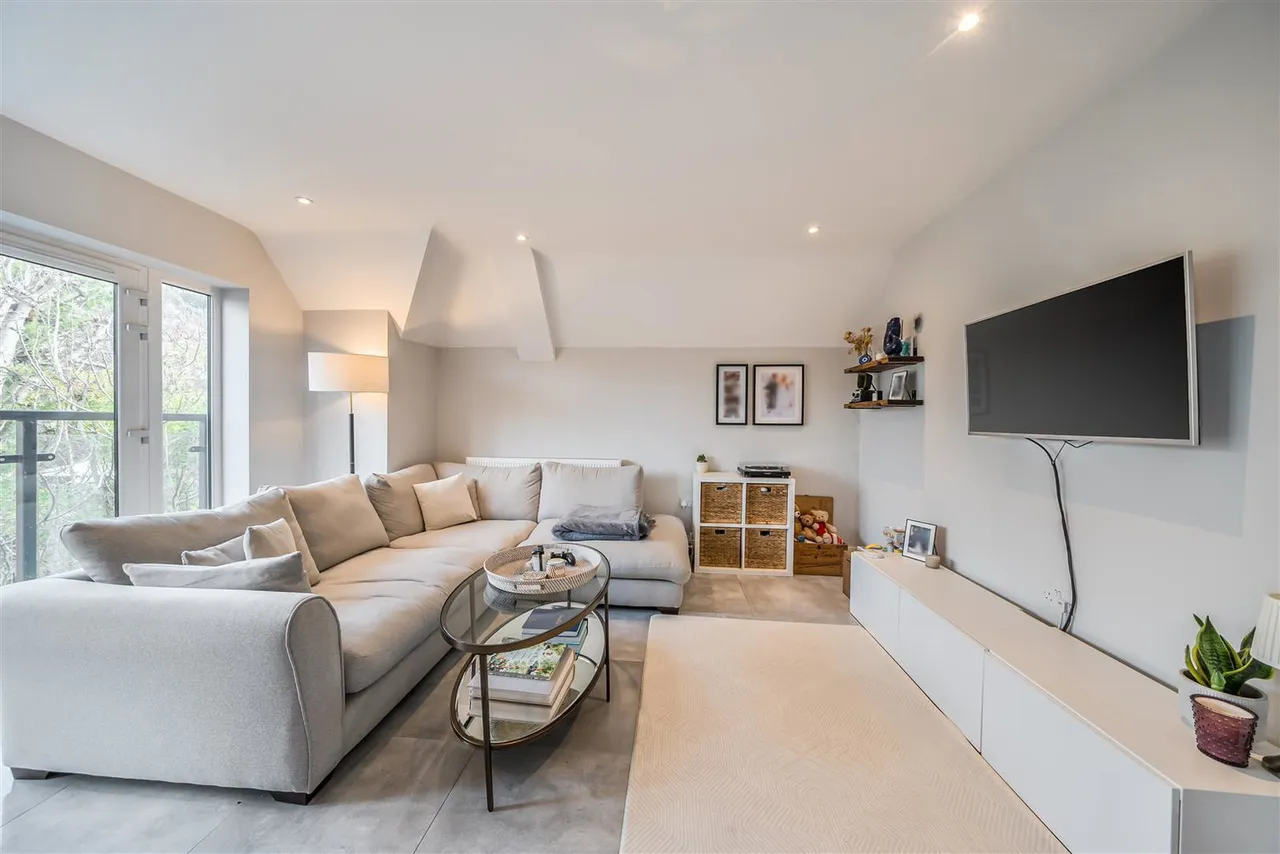 Ellam Court, Bushey Hall Road, Bushey, WD23, photo 9