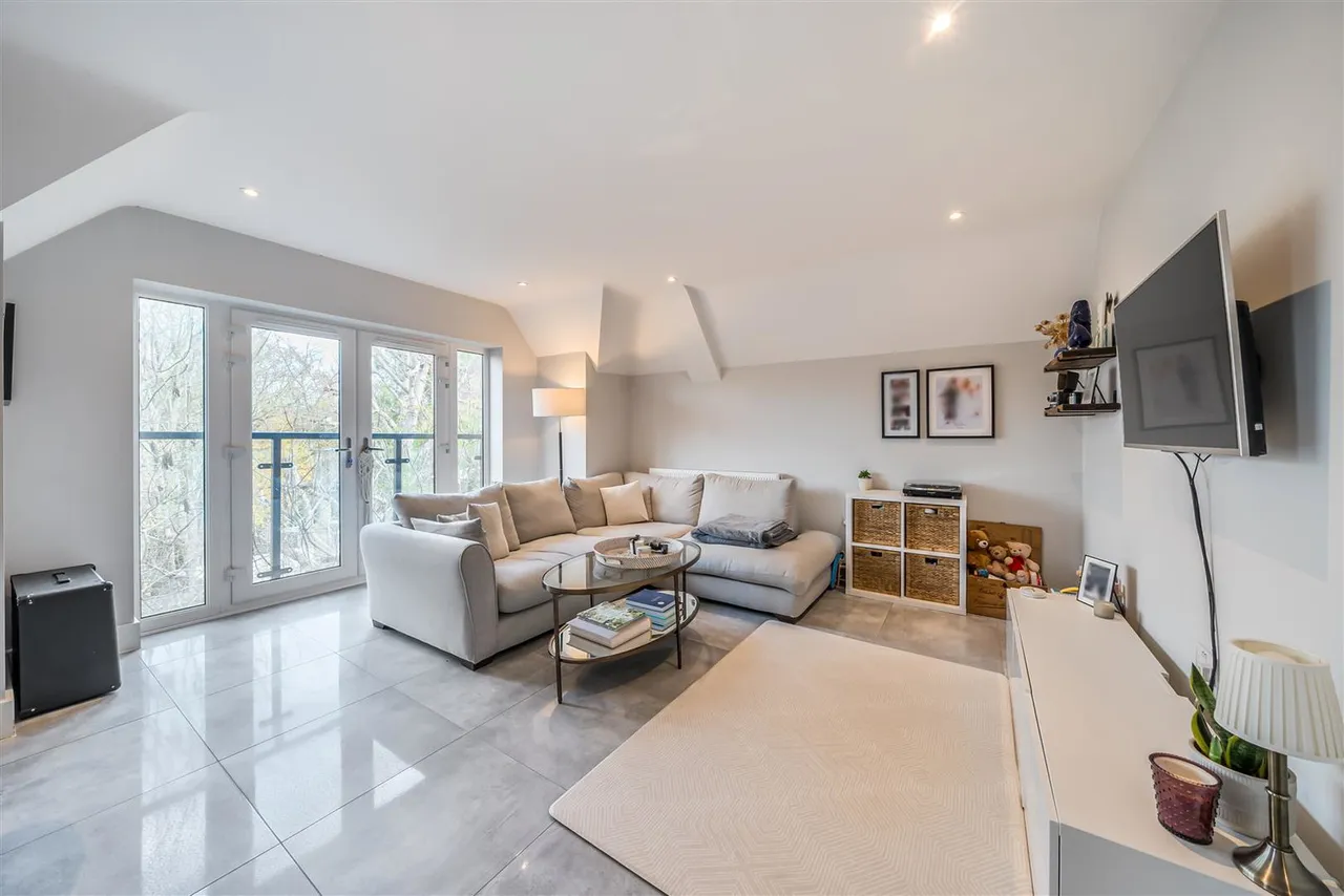 Ellam Court, Bushey Hall Road, Bushey, WD23, photo 8