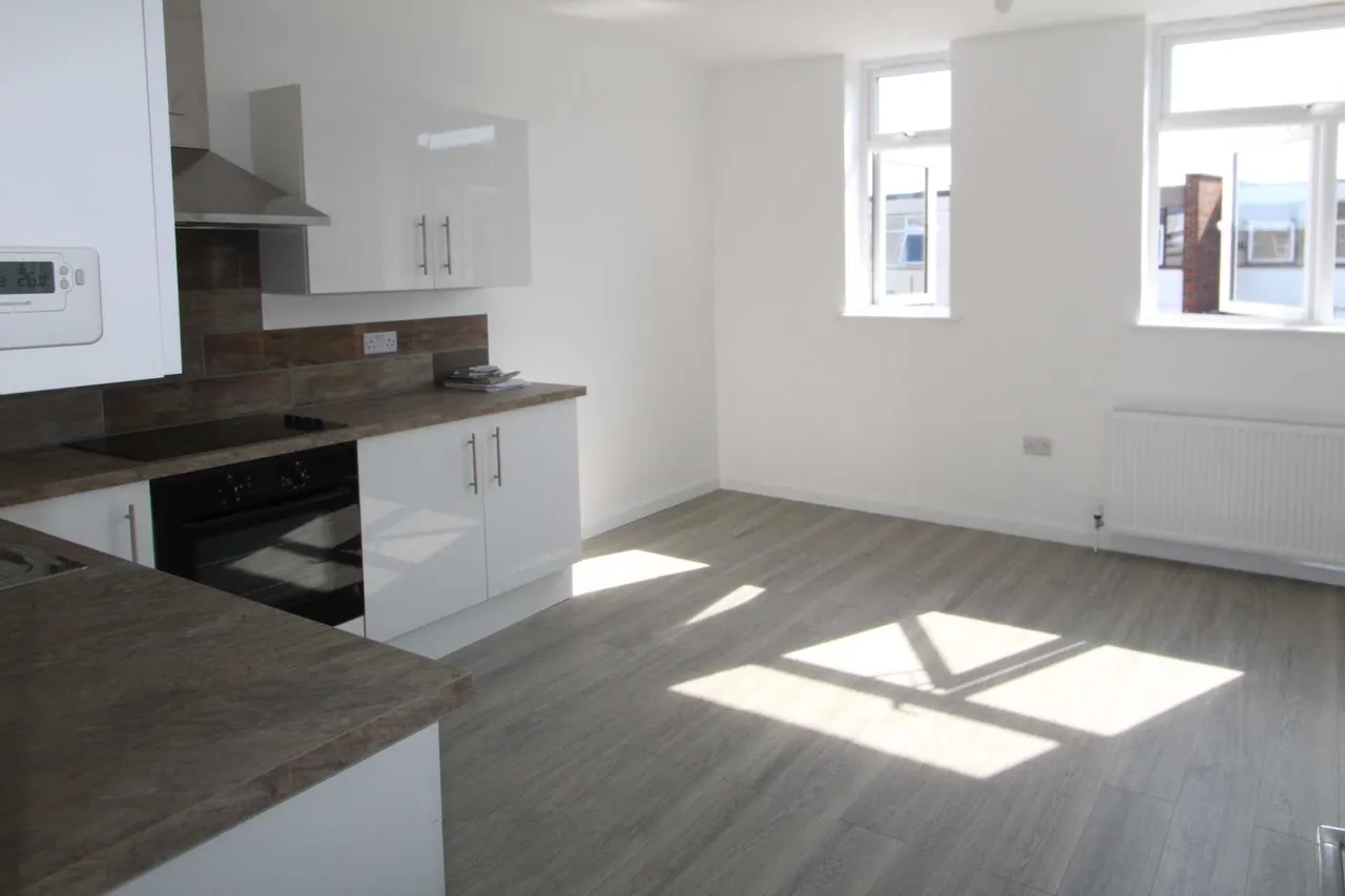 Furtherwick Road, Canvey Island, SS8 7AE, photo 2