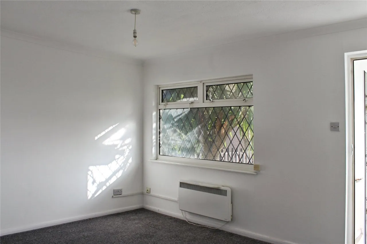 Laburnum Grove, Minster Park, ME12, photo 2