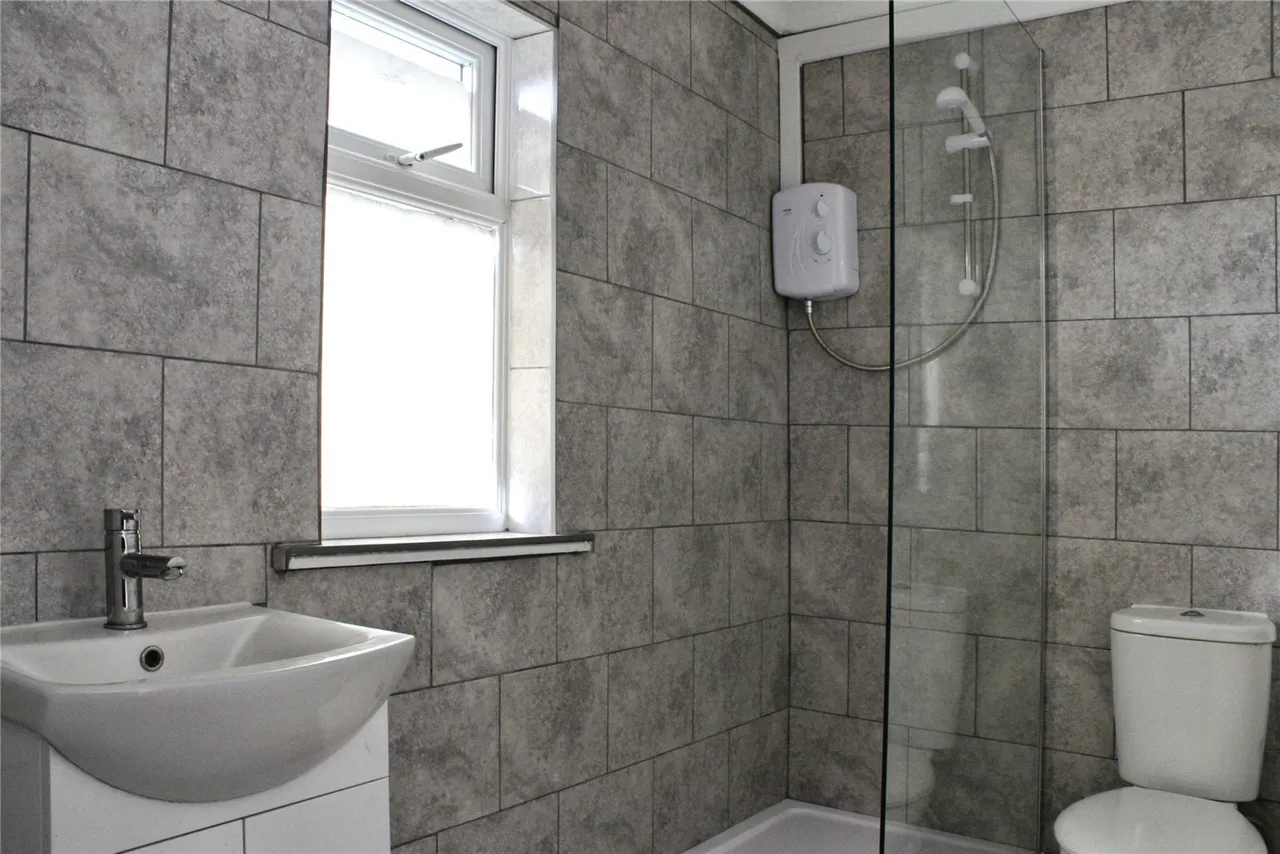 Laburnum Grove, Minster Park, ME12, photo 4
