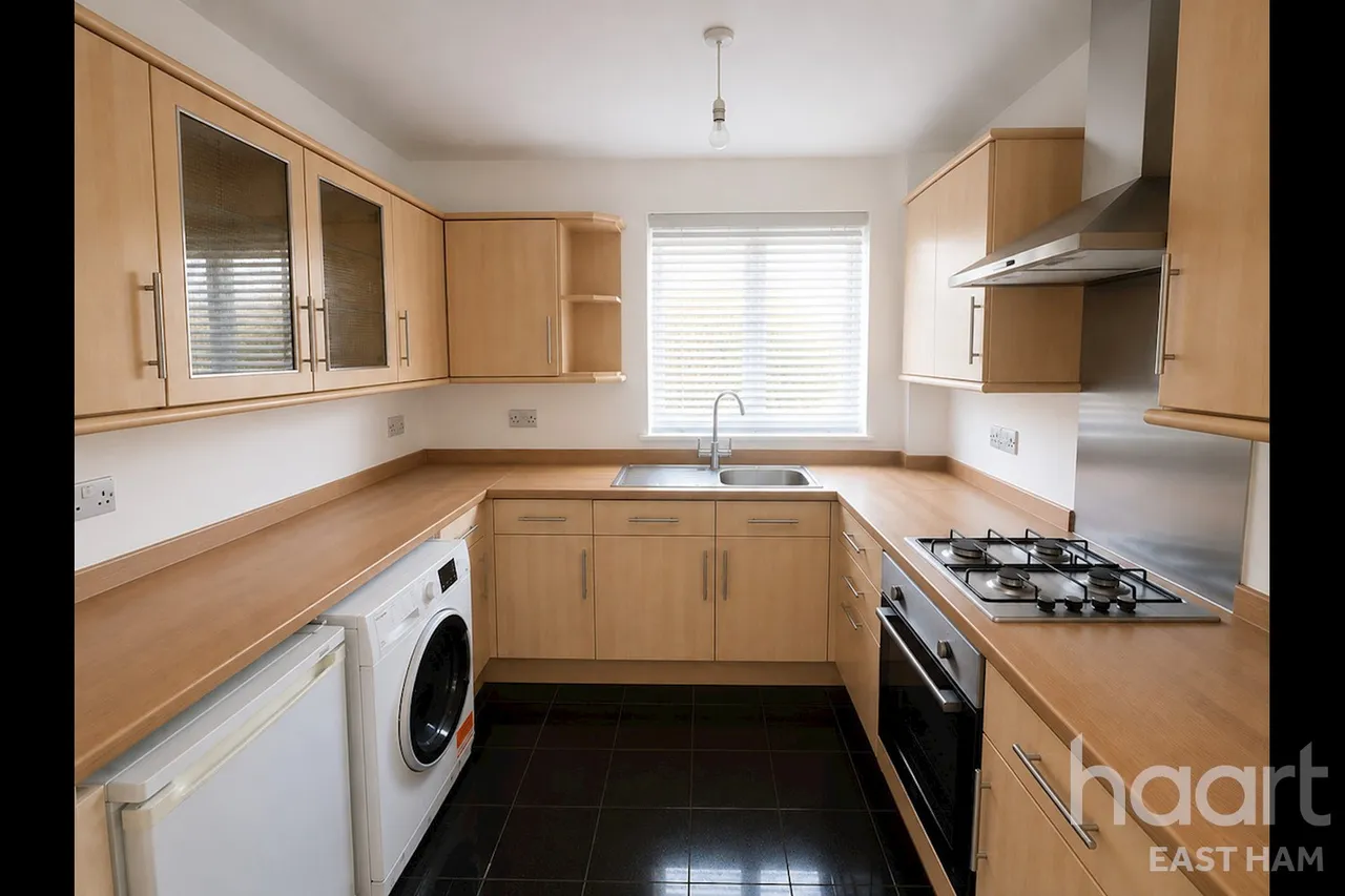 Grangewood Street, E6, photo 2