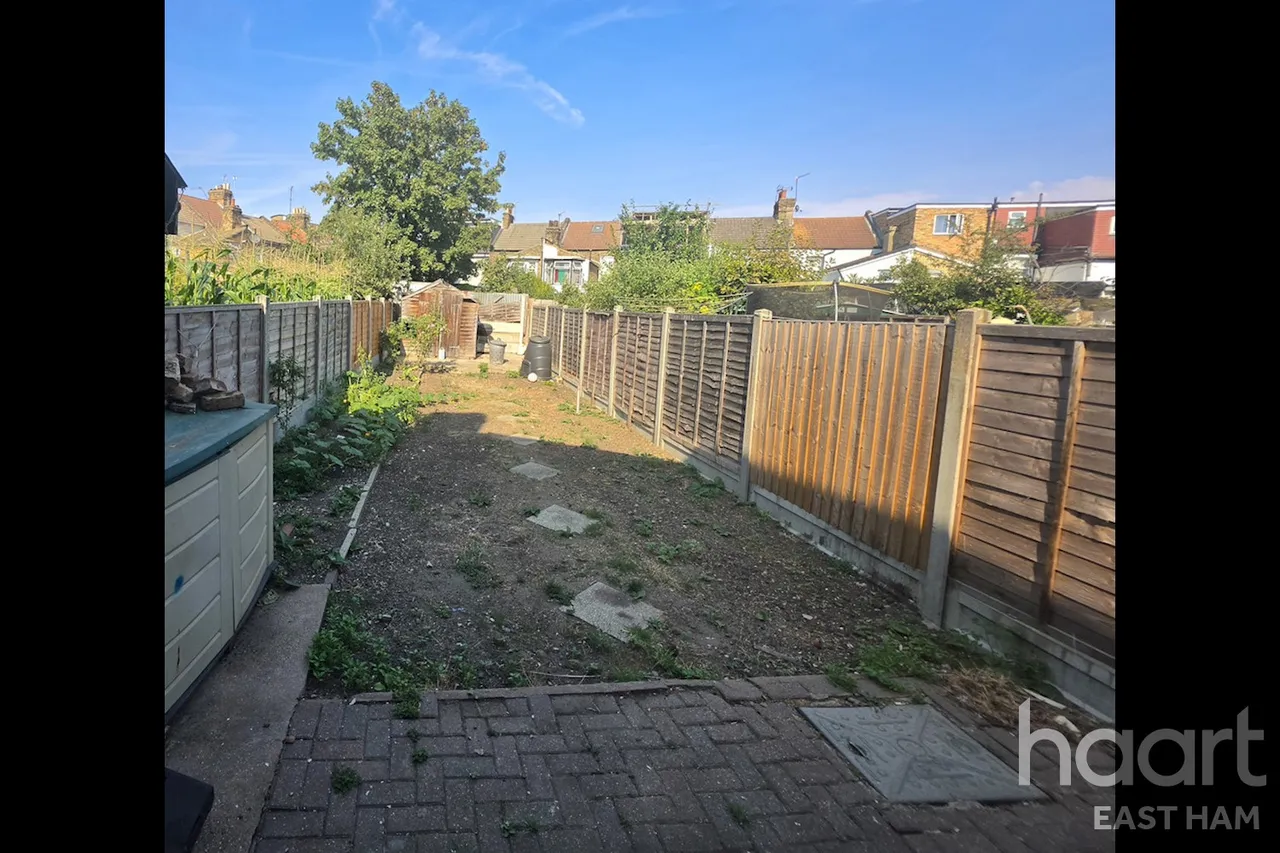 Grangewood Street, E6, photo 9