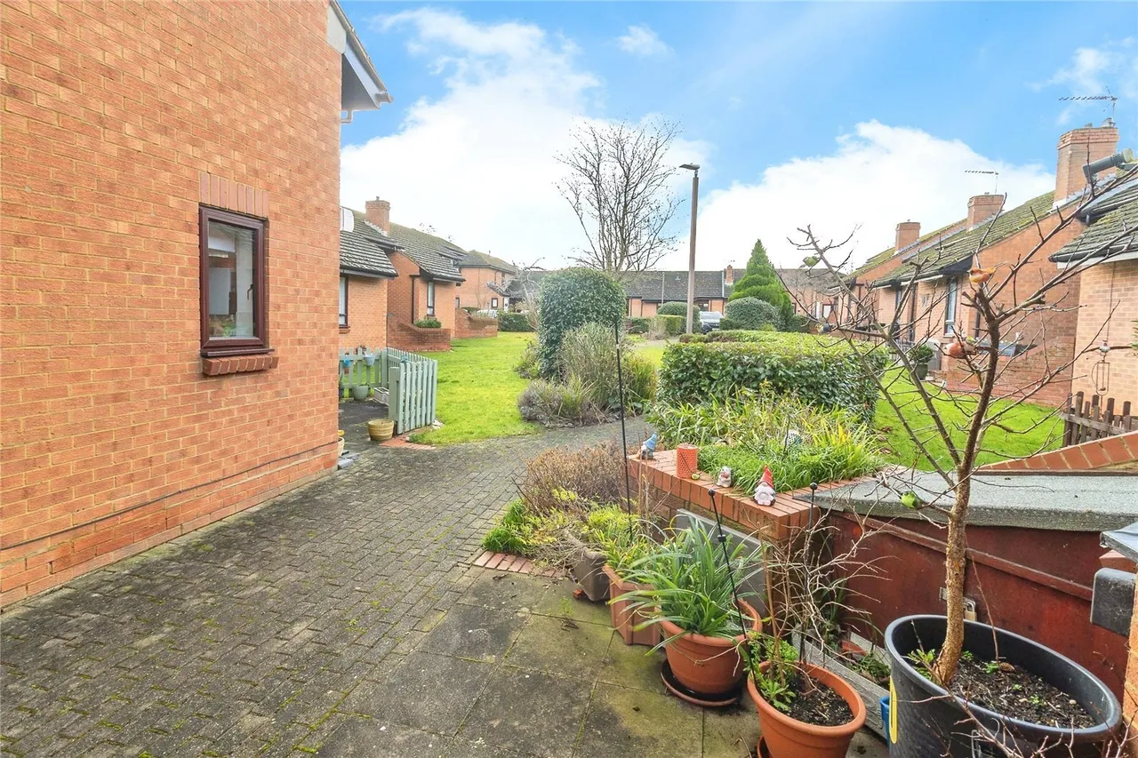 Broadway Avenue, Giffard Park, Milton Keynes, Buckinghamshire, MK14, photo 18