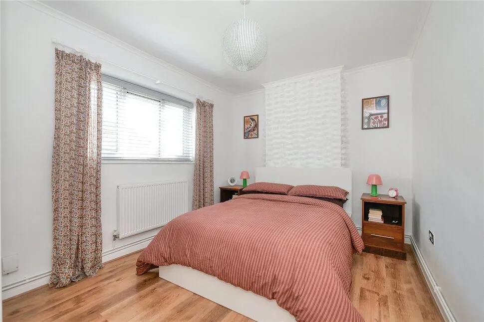 Central Avenue, Baildon, BD17, photo 11