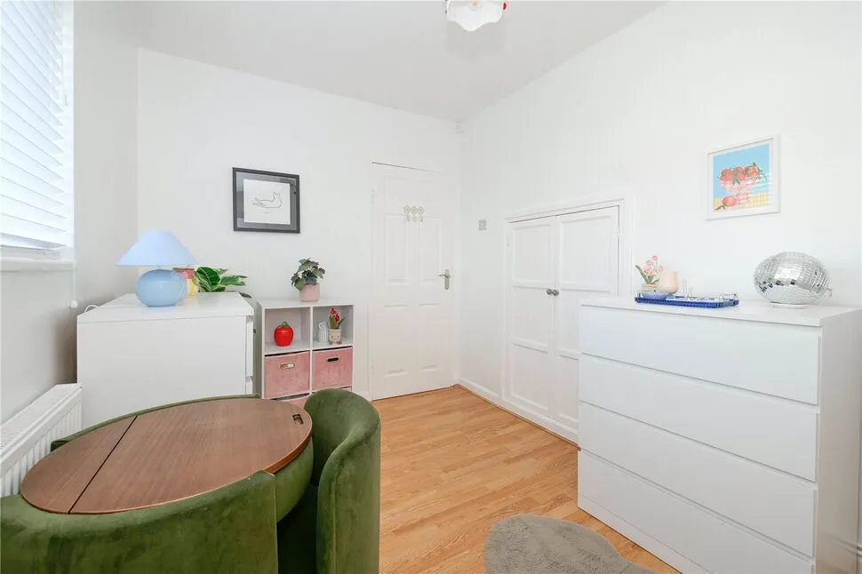 Central Avenue, Baildon, BD17, photo 16