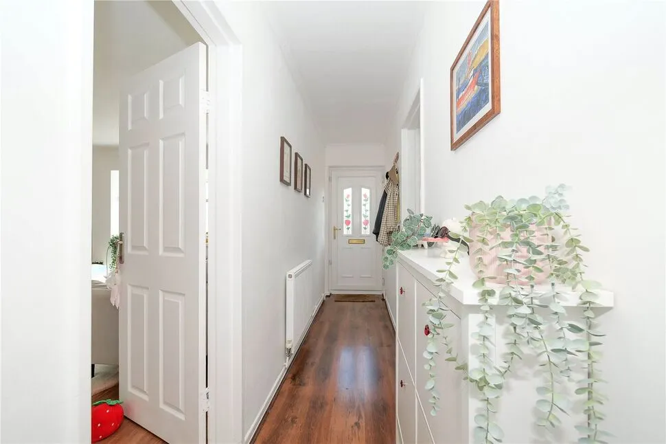 Central Avenue, Baildon, BD17, photo 8