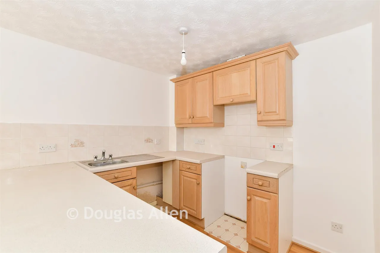 Lancaster Drive, Langdon Hills, SS16, photo 6
