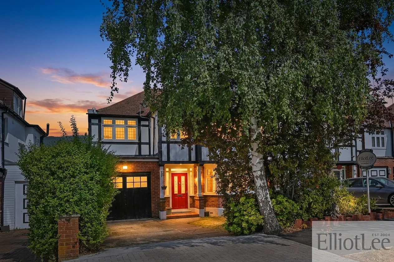 5 bed house for sale — Carlton Avenue West, Wembley, HA0