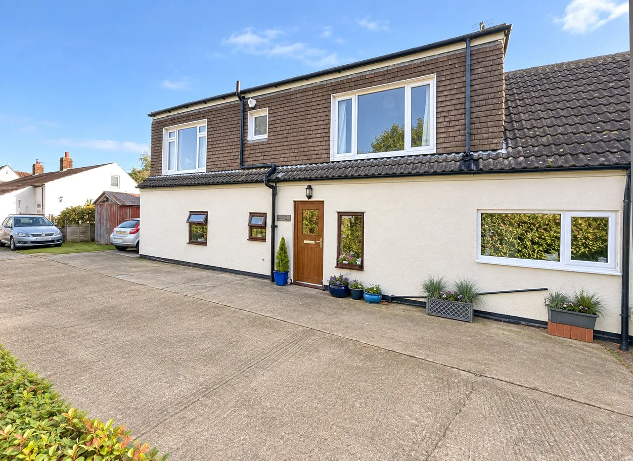 3 bed house for sale — Deighton, Northallerton, North Yorkshire, DL6 2SJ