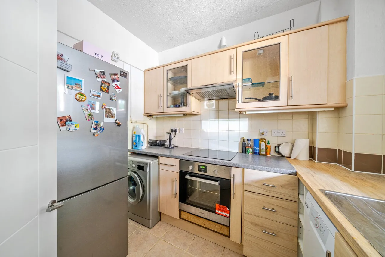Peckham Road, SE5, photo 13