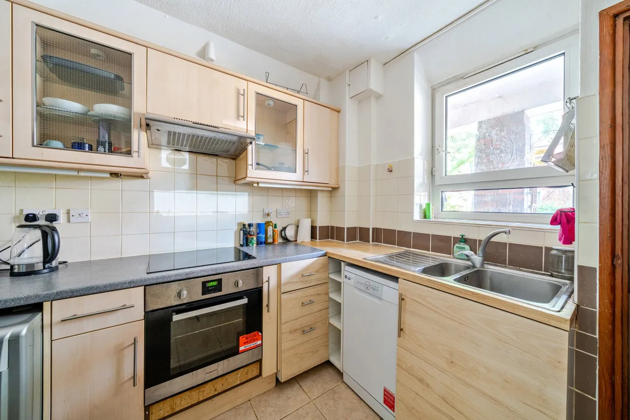 Peckham Road, SE5, photo 9
