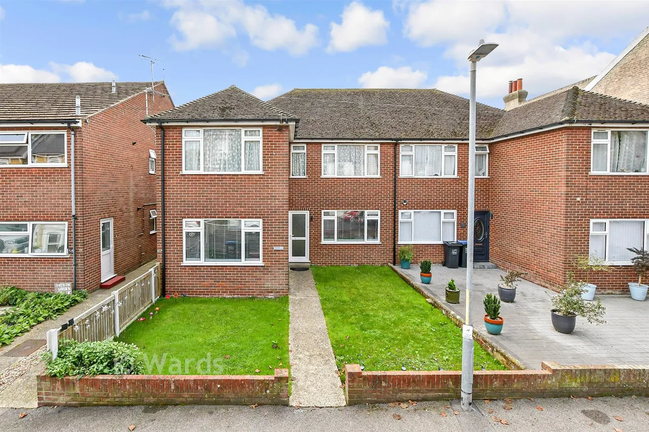 2 bed flat for sale, Edith Road, Ramsgate, CT11