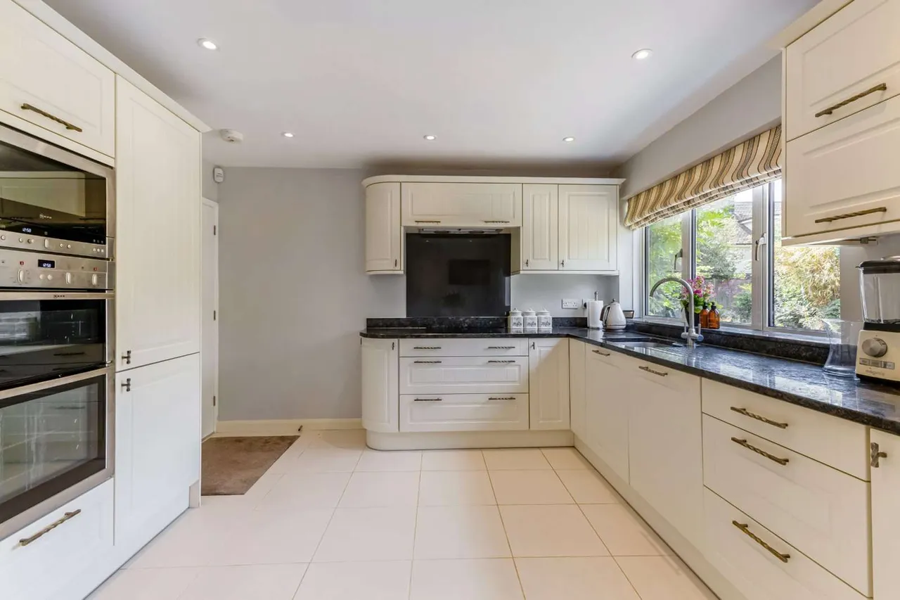 The Street, West Horsley, Leatherhead, Surrey, KT24 6HY, photo 3