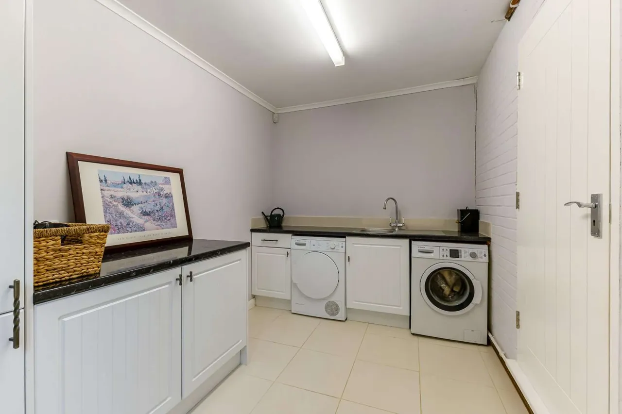 The Street, West Horsley, Leatherhead, Surrey, KT24 6HY, photo 12