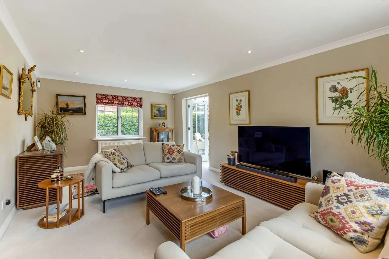 The Street, West Horsley, Leatherhead, Surrey, KT24 6HY, photo 10