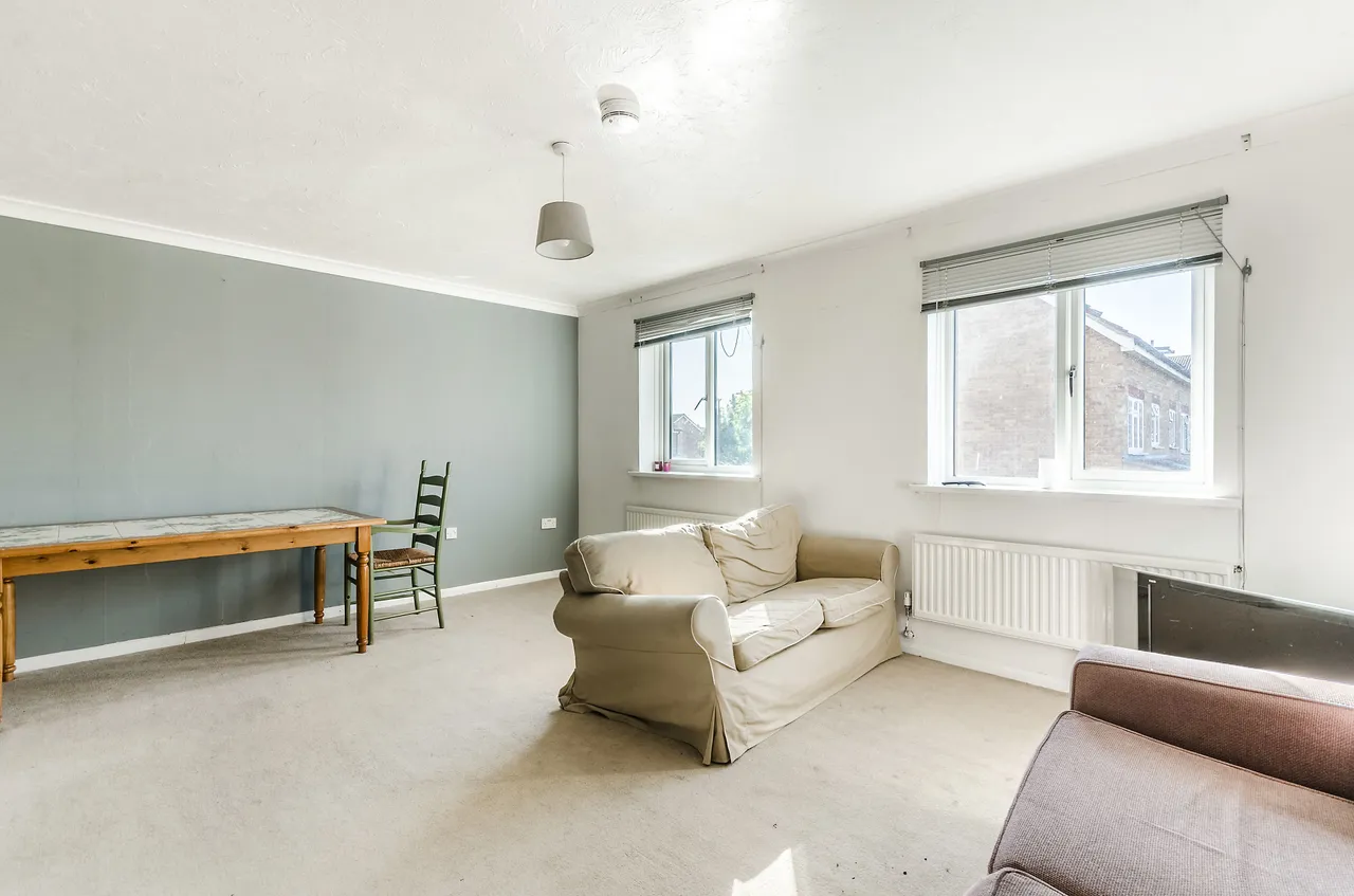 4 bed house to rent — 25 Wilkins Close, Mitcham