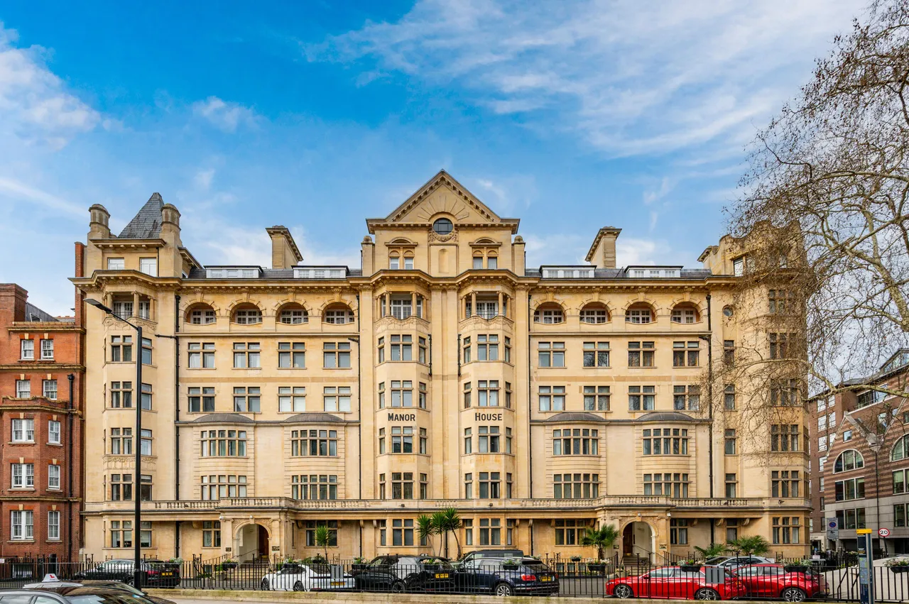 4 bed flat for sale — 39 Manor House, Marylebone Road, London