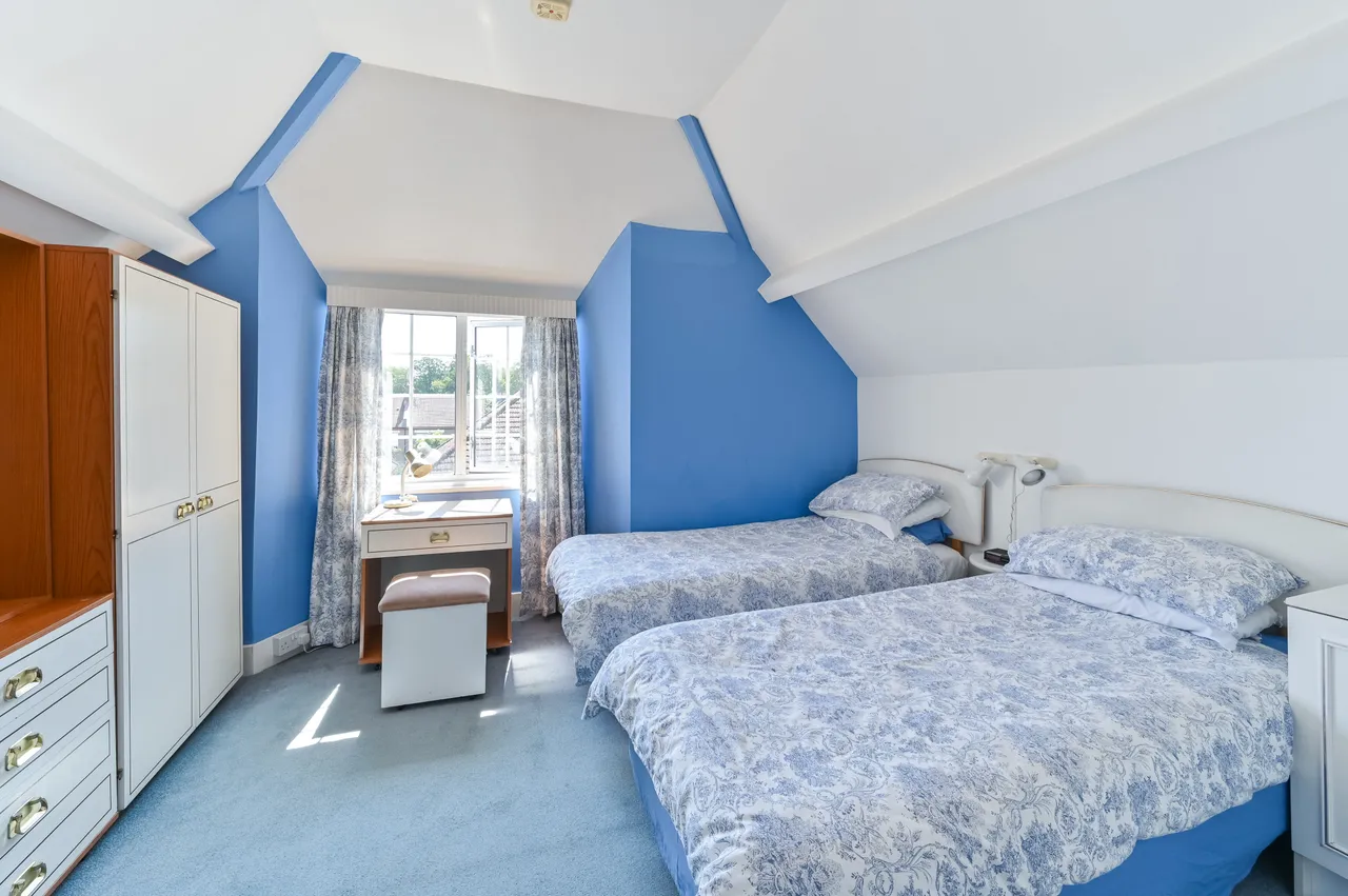 43 Wheathill Road, London, photo 7