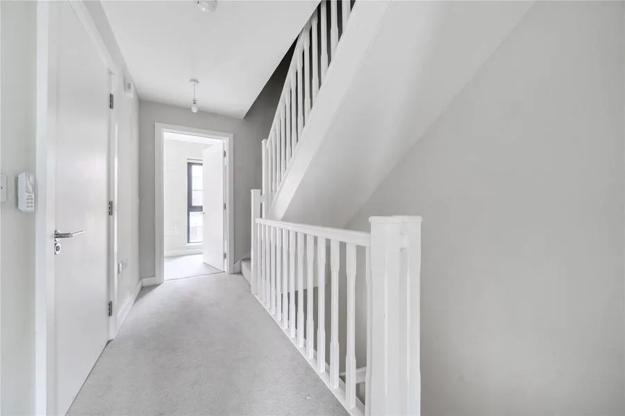 Highfield Avenue, Newbury, RG14, photo 9