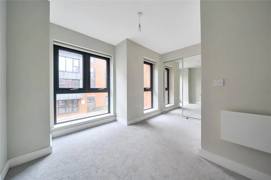 Highfield Avenue, Newbury, RG14, photo 4