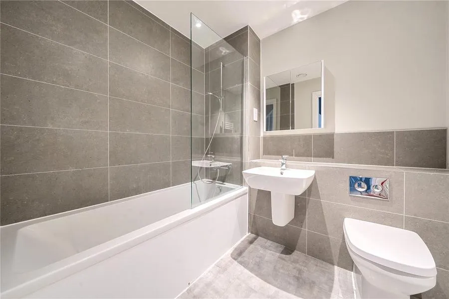 Highfield Avenue, Newbury, RG14, photo 13