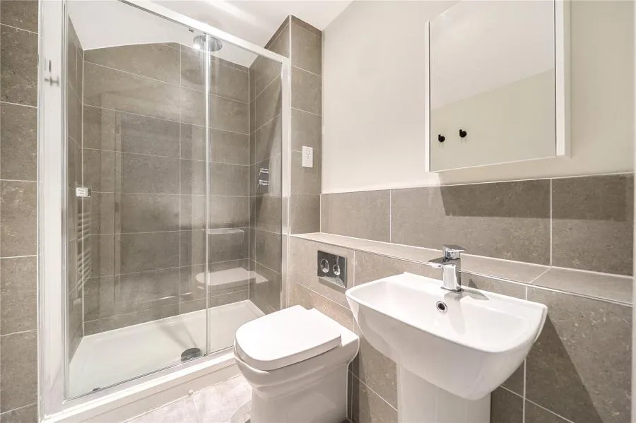 Highfield Avenue, Newbury, RG14, photo 12