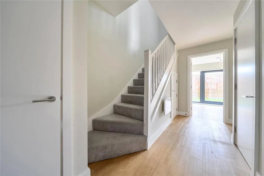 Highfield Avenue, Newbury, RG14, photo 8