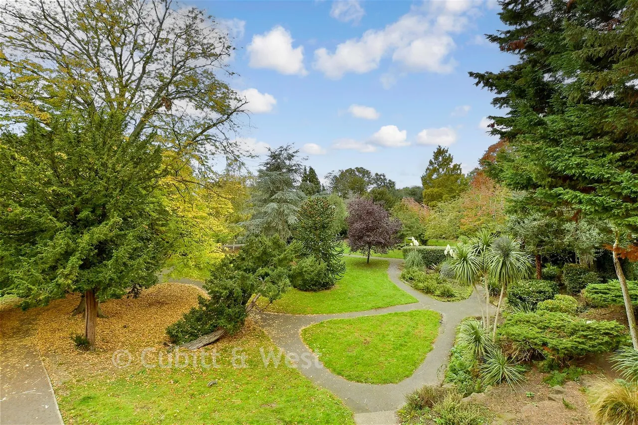 Grove House, The Green, SM5, photo 9