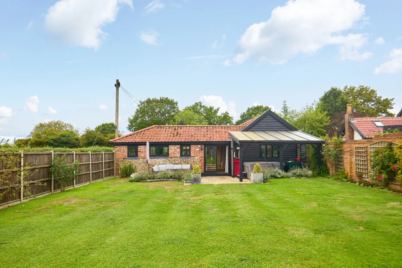 The Turnpike, Carleton Rode, NR16, photo 33