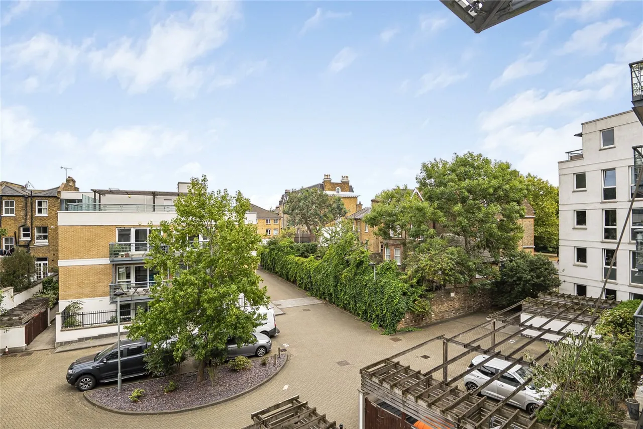 Phoenix Way, Wandsworth, photo 3