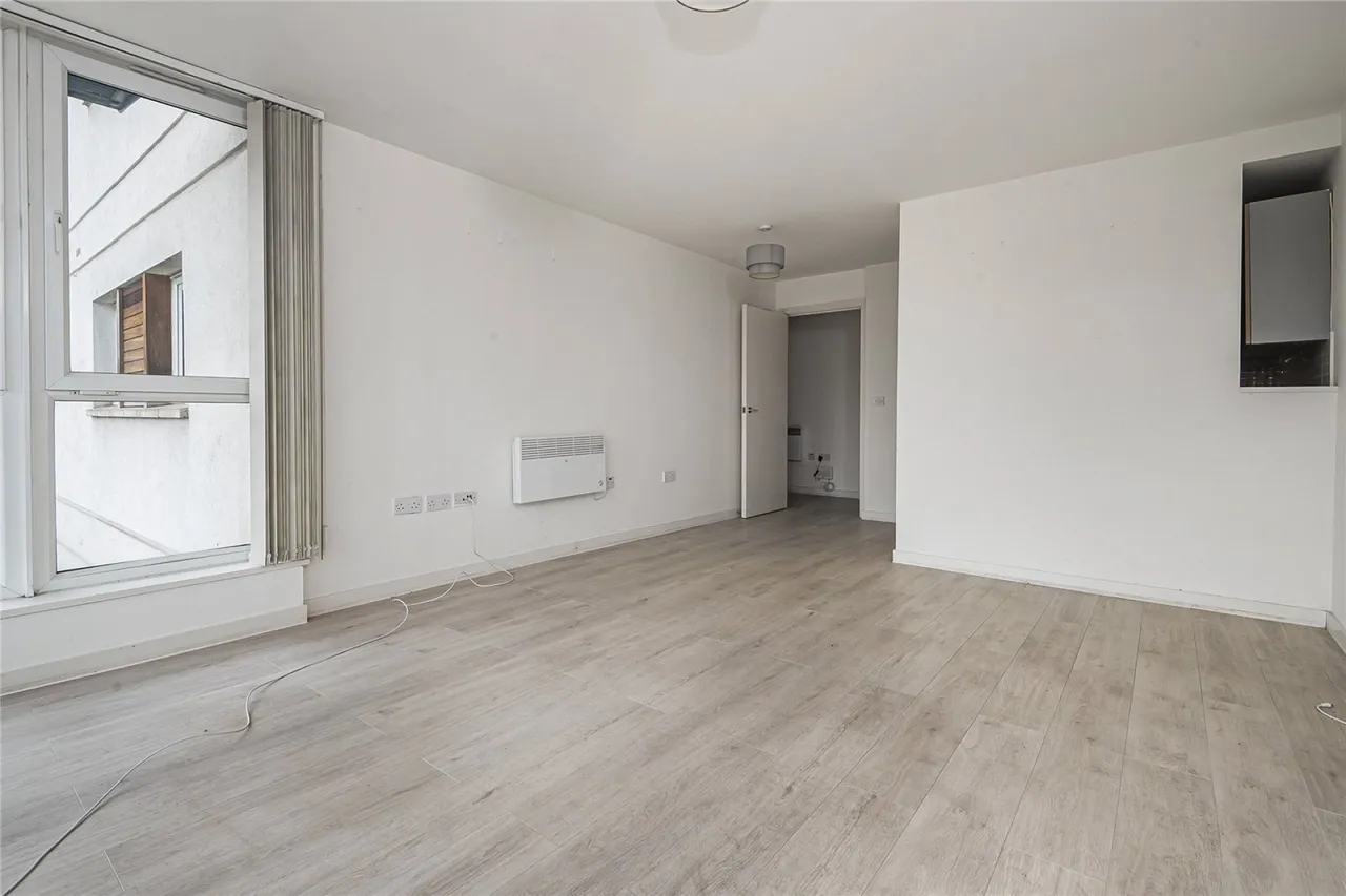 2 bed flat for sale, Phoenix Way, Wandsworth