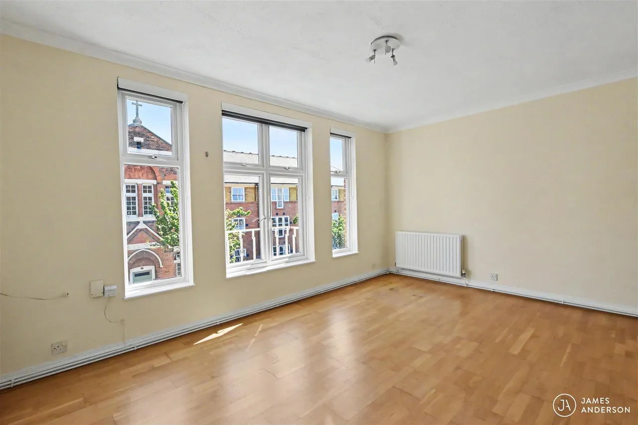 Roehampton High Street, London, SW15, photo 7