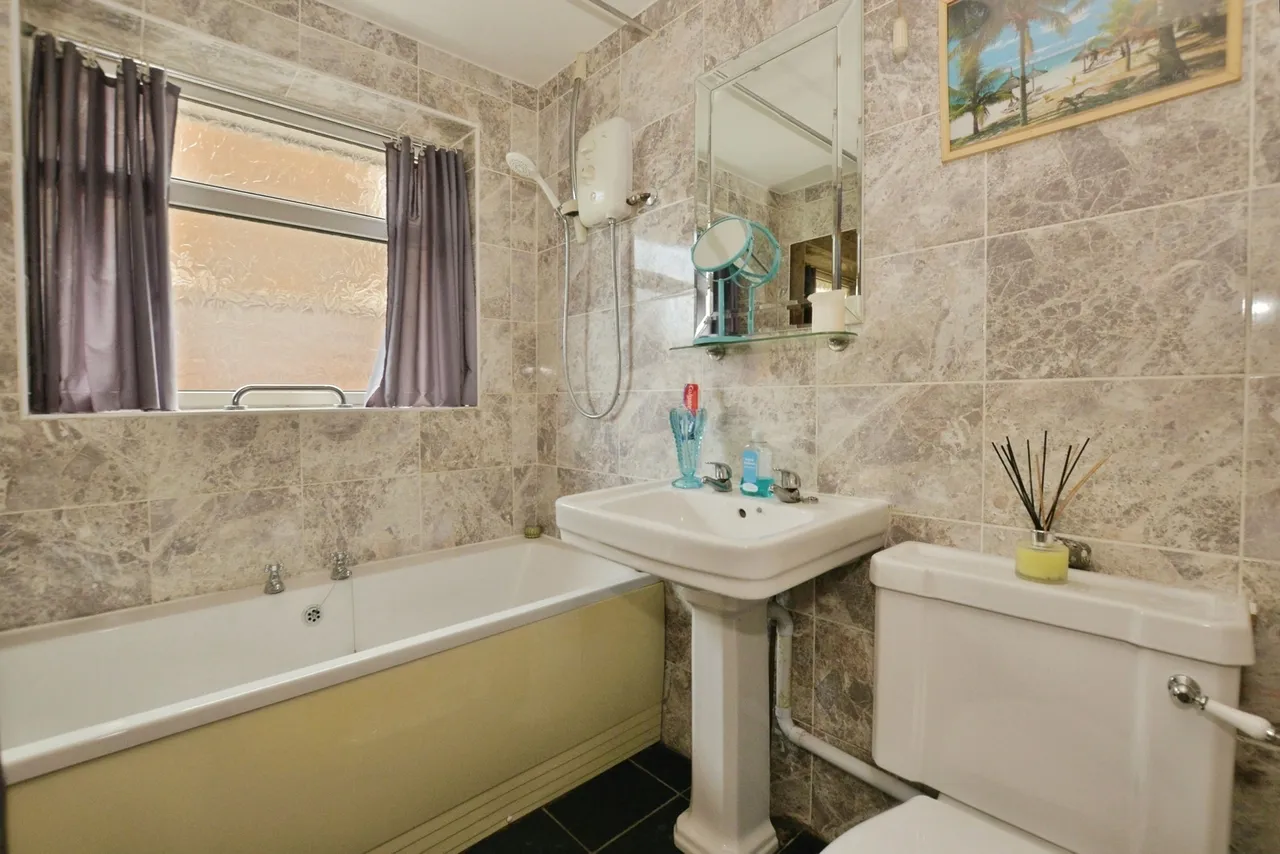 Laurel Avenue, St. Marys Bay, Romney Marsh, Kent, TN29, photo 9