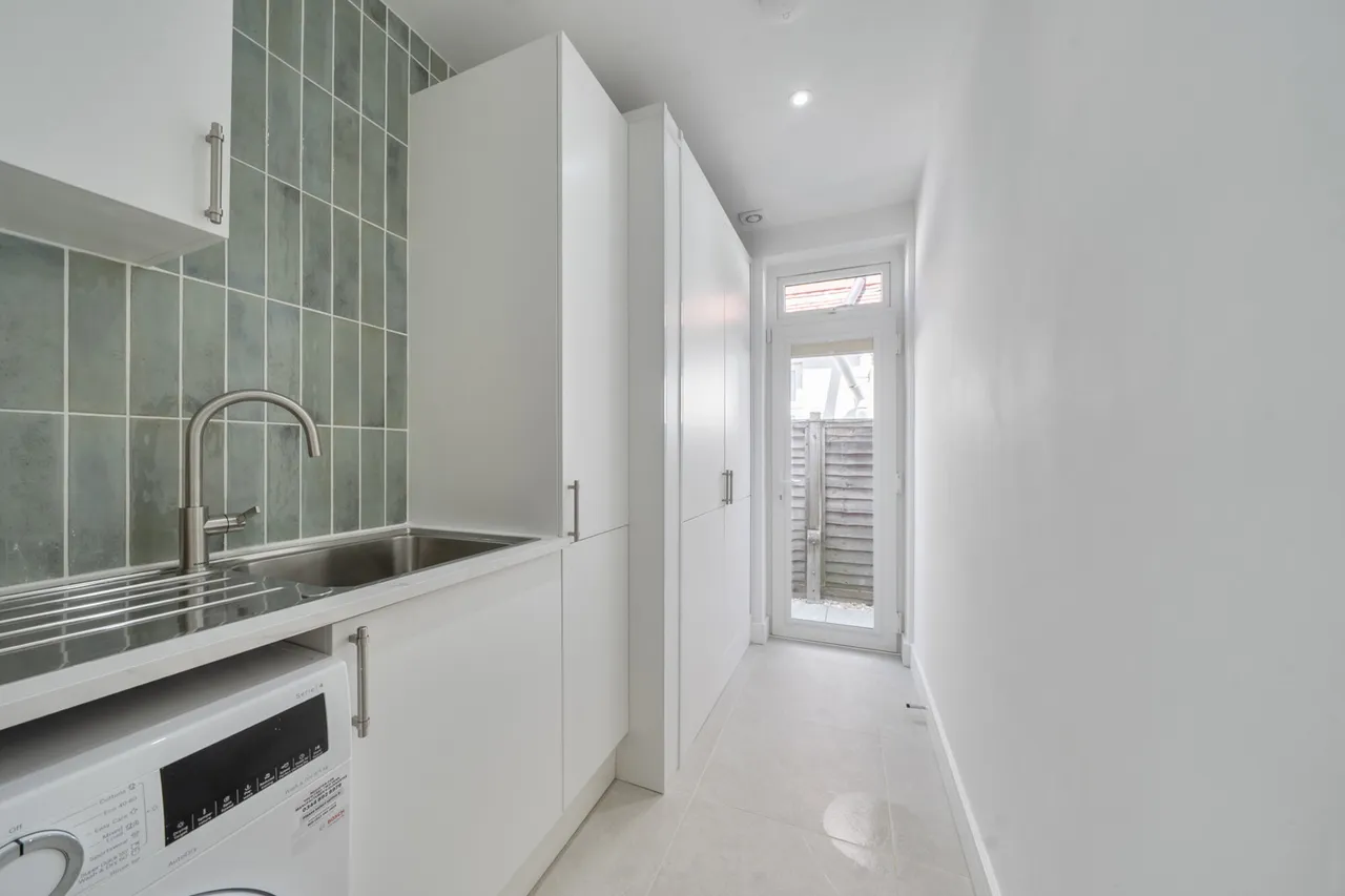 Avenue Road, Pinner, HA5, photo 8
