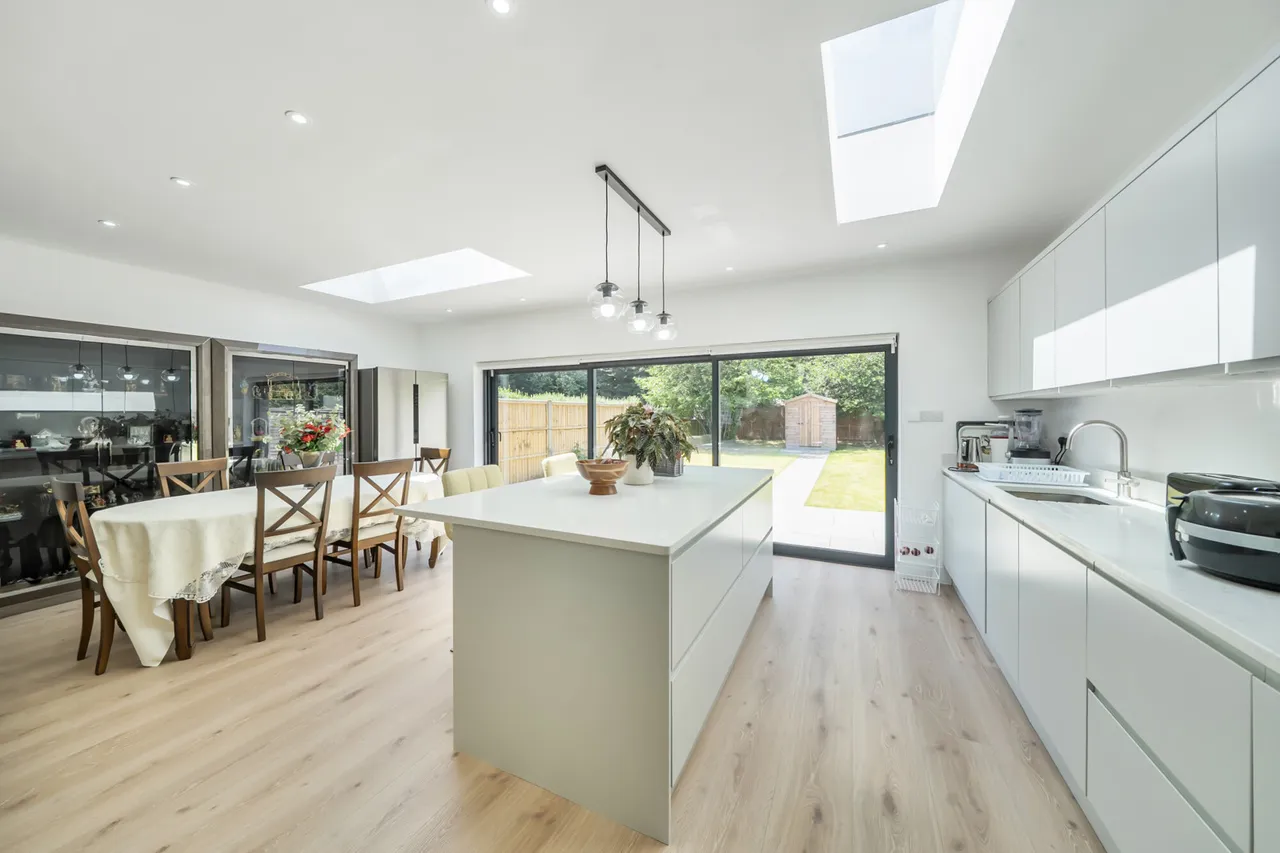 Avenue Road, Pinner, HA5, photo 4