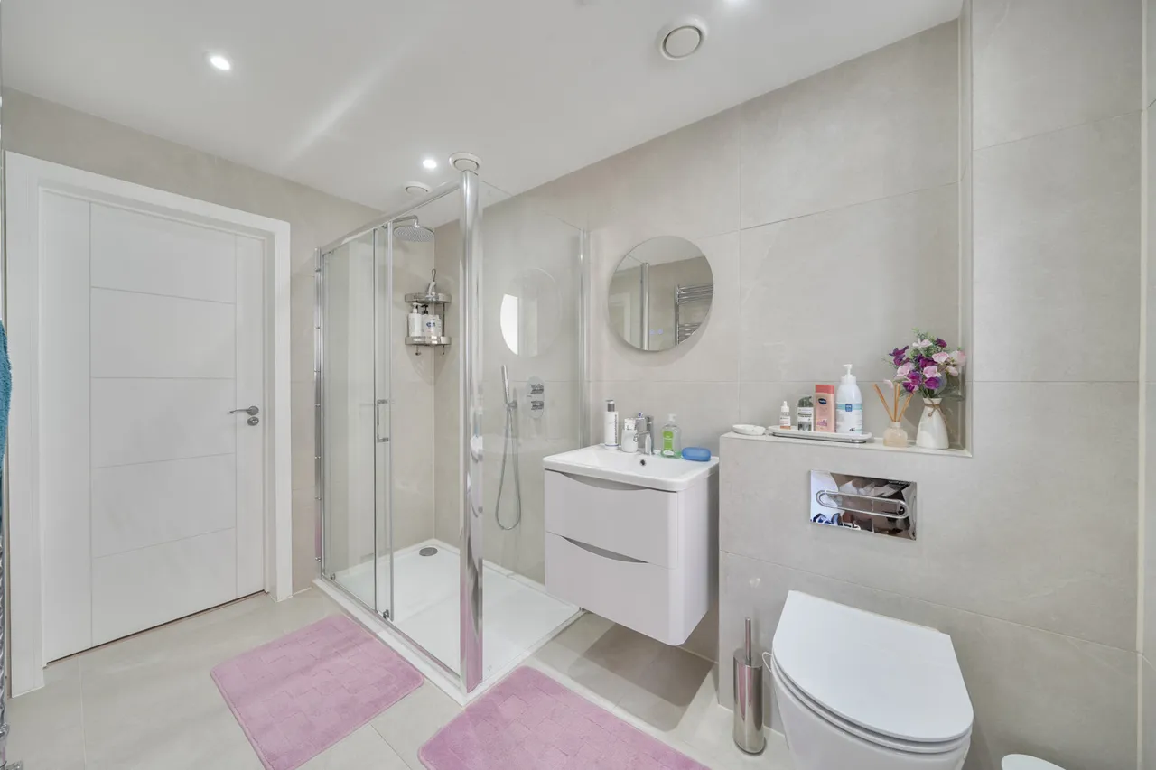 Avenue Road, Pinner, HA5, photo 16