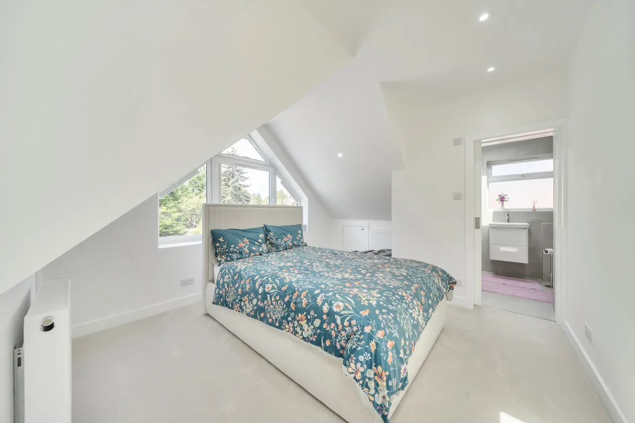 Avenue Road, Pinner, HA5, photo 12
