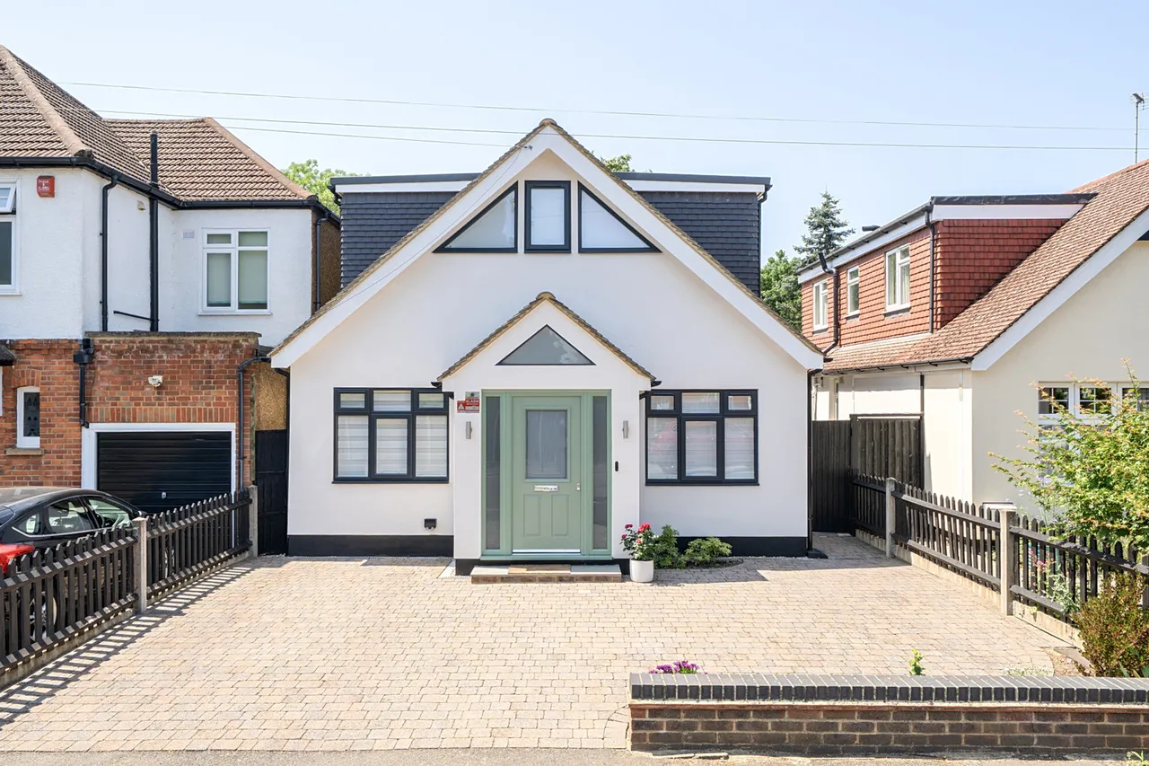 Avenue Road, Pinner, HA5, photo 2
