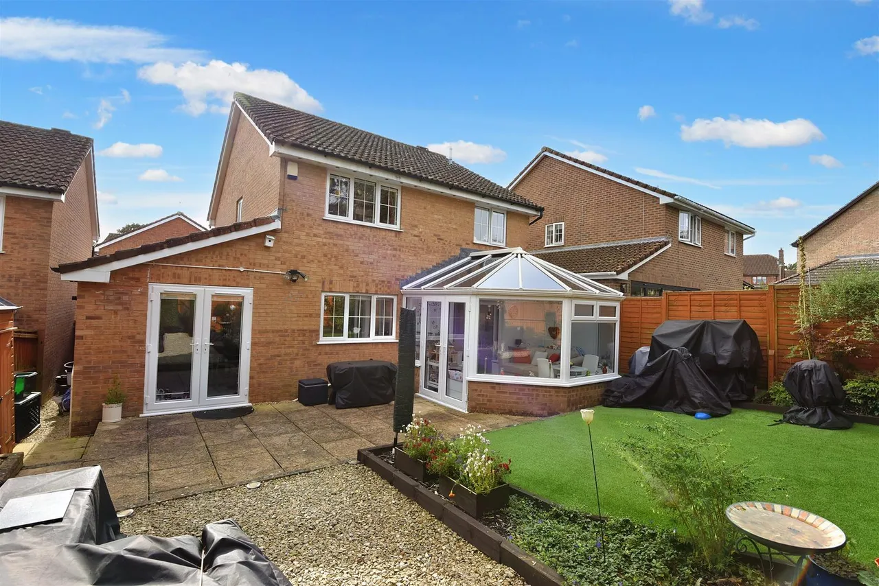 Bryony Gardens, Gillingham, photo 7