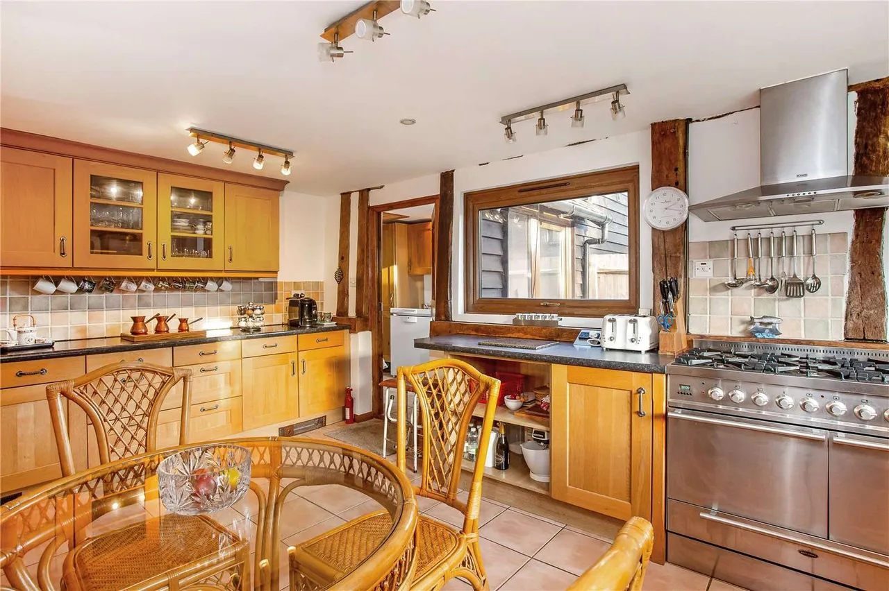 George Williams Way, Kennington, Ashford, Kent, TN24 9RZ, photo 5