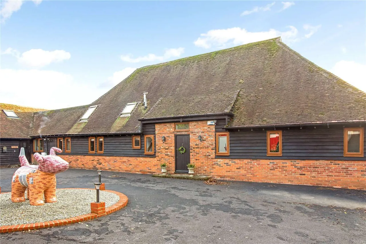 George Williams Way, Kennington, Ashford, Kent, TN24 9RZ, photo 9
