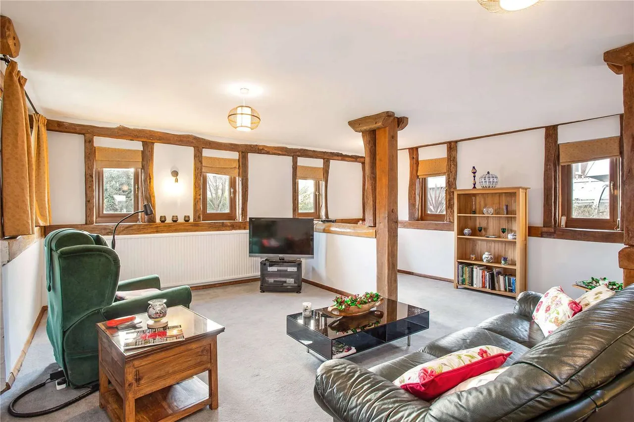 George Williams Way, Kennington, Ashford, Kent, TN24 9RZ, photo 4