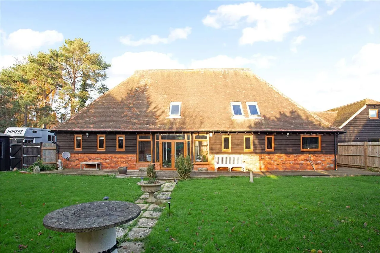 George Williams Way, Kennington, Ashford, Kent, TN24 9RZ, photo 12