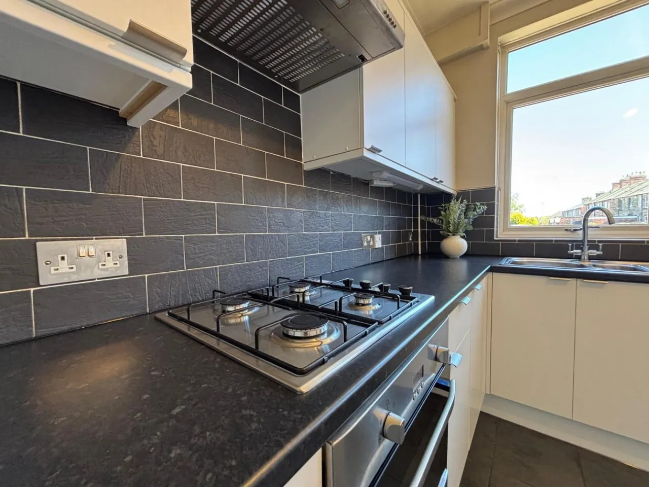 Sheffield Road, Birdwell, Barnsley, photo 7