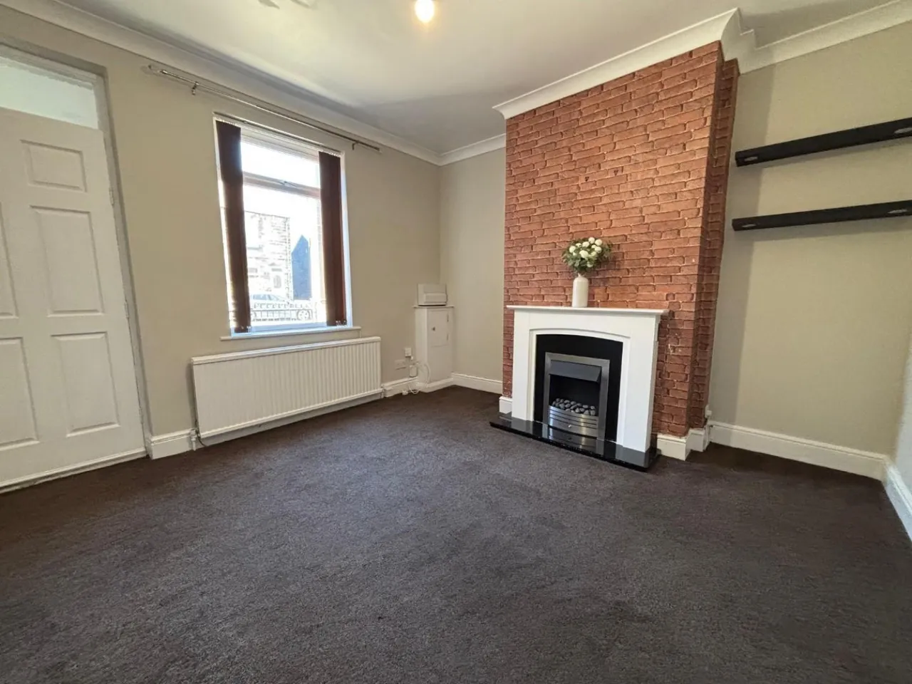 Sheffield Road, Birdwell, Barnsley, photo 3