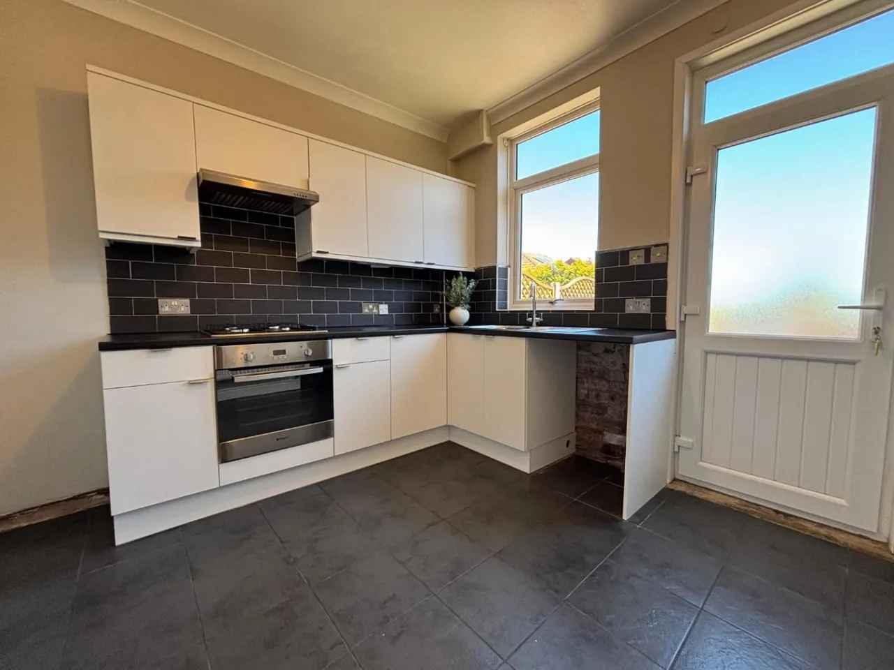 Sheffield Road, Birdwell, Barnsley, photo 6