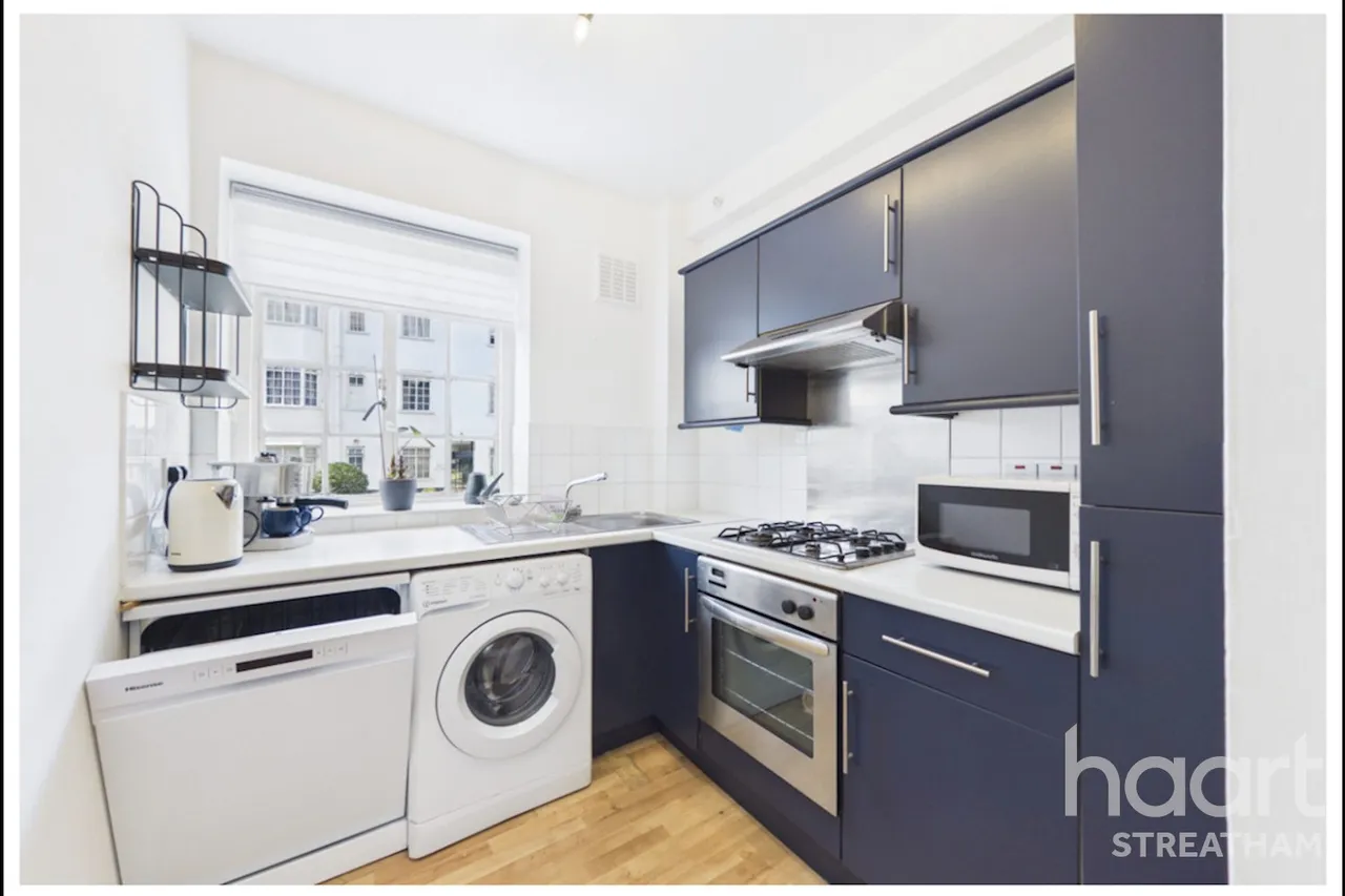 Wavertree Court Streatham Hill, SW2, photo 5